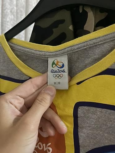 geyım: Məhsul: Rio 2016 rəsmi Olimpiya T‑şörtü – “Vinicius” maskotu temalı - — 3