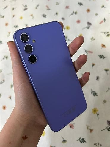 Məhsul: Bənövşəyi rəngli smartfon Xüsusiyyətlər: - Arxa hissədə 3-lü — 5