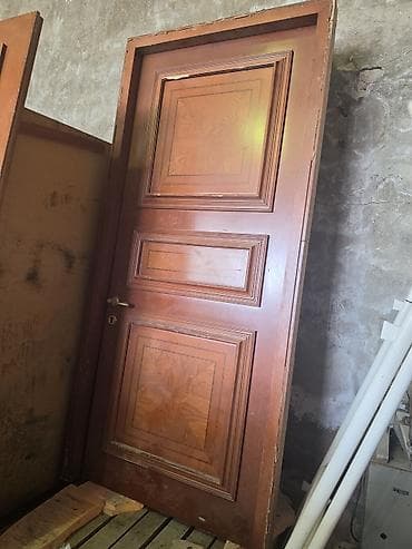 seyif qapi: Taxta qapılar satılır. 5 ədəddir. böyük ölçülü villa qapilaridir — 1