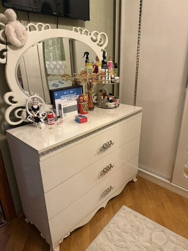 Спальные гарнитуры: Двуспальная кровать, Шкаф — 1