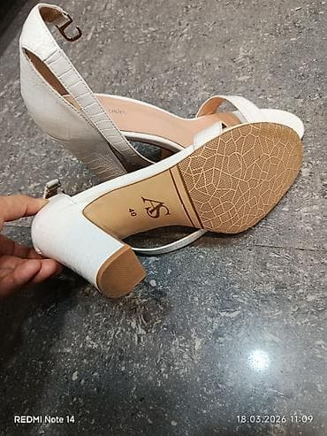 Basanoşka və səndəllər: Adller Shoes qadın sandaleti - Rəng: ağ, timsah dərisi teksturalı üst — 3