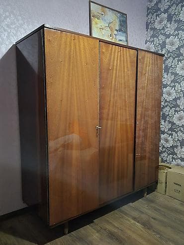 paltar iskafi: İşlənmiş, 3 qapılı, Qəhvəyi, Taxta, Açılan, Düz dolab — 1