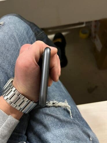 iphone 11 qiymeti ikinci el: IPhone 11, 128 GB, Qara, Simsiz şarj — 4