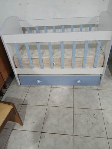 doşəy: Oğlan və qız üçün, Dördbucaq, Beşik, Dəstsiz, Matras ilə, Yellənmə mexanizmsiz — 1