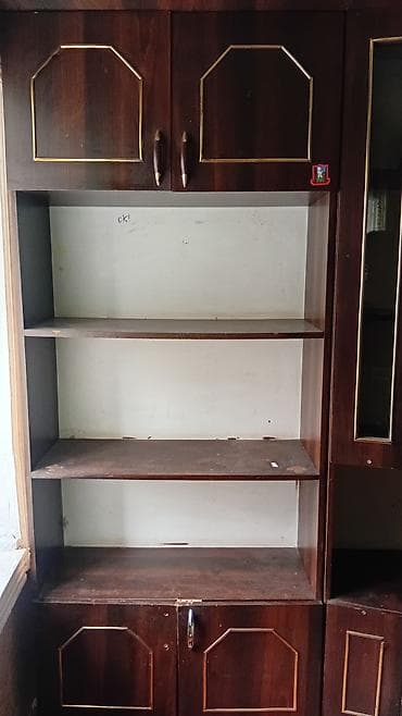 işlenmiş dolab: Klassik üslubda böyük otaq divanı/servant (modul tipli) - Material — 2