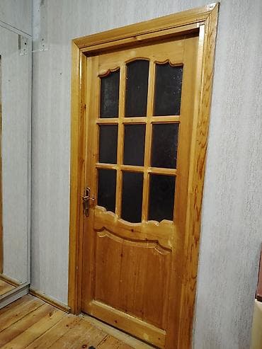 taxta gapilar: Taxta otaq qapıları – şüşəli klassik model 3-ədəd qapı satılır. Bir — 4