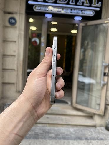 iphone dubay qiymetleri: IPhone 15 Pro, 256 GB, Natural Titanium, Zəmanət, Simsiz şarj, Face ID — 5