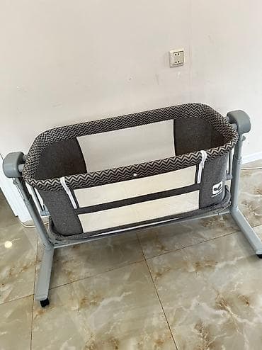 Elektron beşik. Əla vəziyyətdədir, demək olarki uşaq heç yatmadı