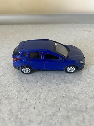 saat masaustu: Mavi rəngli miniatür SUV model oyuncaq avtomobil. - Korpus: realistik — 5