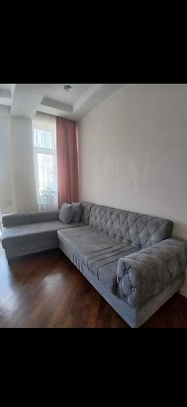 Divan satılır 300₼. Açılır bazası var. Ölçü 1.70/2.70. Ünvan at lalafo.az Divan satılır 300₼. Açılır bazası var. Ölçü 1.70/2.70. Ünvan