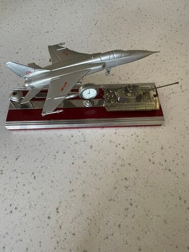 saat edifice: Fiqur, Metal, rəng - Gümüşü — 1