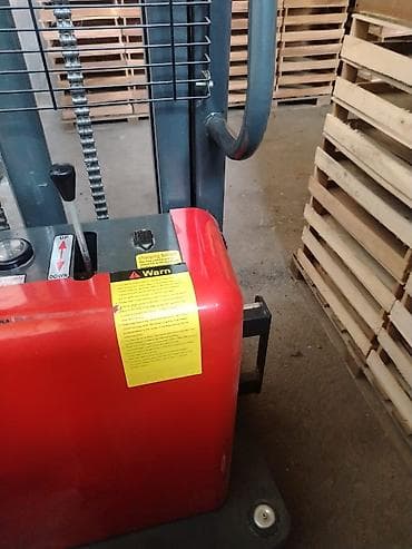 Yenidir, və onun heç bir problemi yoxdur. 2 ton qaldıra bilir. 10–15 — 7