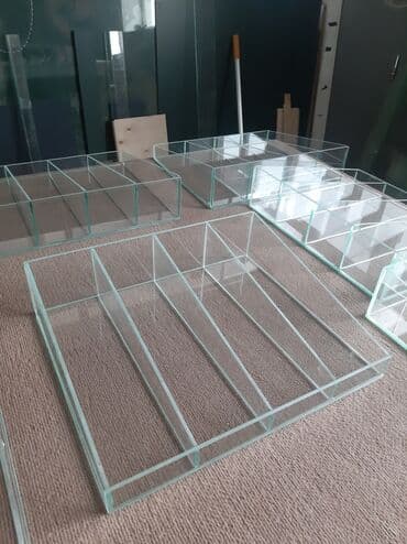 mağaza vitrinləri: Kub şüşə (sifarişlə) — 1