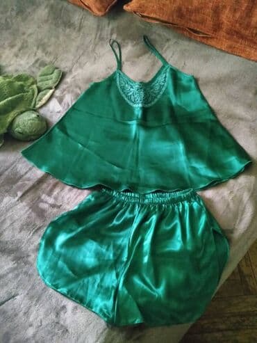 Бюстгальтеры: Zümrüd-yaşıl rəngdə qadın gecə dəsti - 2 hissəli komplekt: nazik — 1