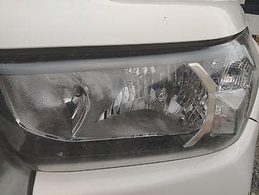 Toyota Hilux farası (sol tərəf) – orijinal dizayn. Xüsusiyyətlər: - — 1