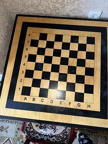 Taxta şahmat masası və fiqurlar dəsti - Material: tam taxta masa üstü — 4
