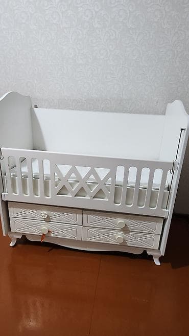 Oğlan və qız üçün, Dördbucaq, Beşik, Dəstsiz, Matras ilə, Yellənmə mexanizmsiz — 2