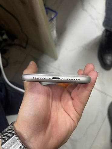 en ucuz 13: IPhone 11, 128 GB, Ağ, Zəmanət, Barmaq izi, Simsiz şarj — 4