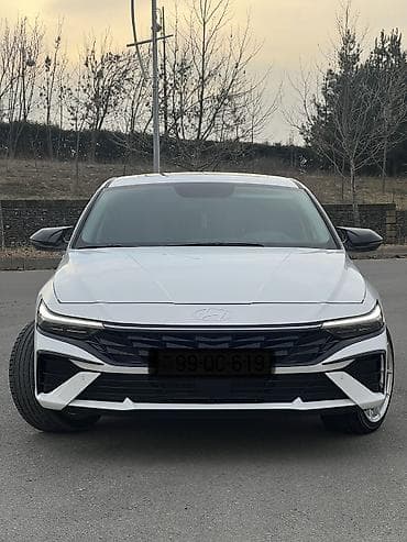 Hyundai Elantra: 1.6 l | 2024 il Sedan