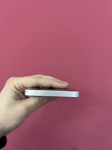 corn telefon: IPhone 13, 128 GB — 6