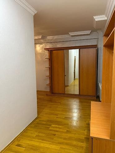 ucuz evler sabuncu: Bakı, 3 otaqlı, Köhnə tikili, m. Memar Əcəmi, 125 kv. m — 1