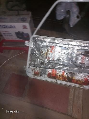 vaz qapi: Məhsul: Avtomobil qapısı (sol ön) Material: Metal Rəng: Ağ Təsvir: - — 3