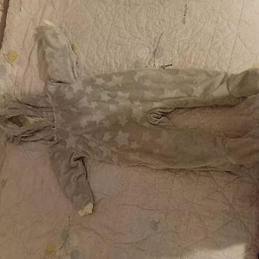 ayaqab: Uşaq üçün kapüşonlu kombinezon - Rəng: açıq boz - Naxış: bütünlükdə — 1