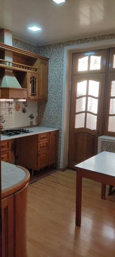 sumqayit bina evi: Binəqədi rayonu,Azadlıq metrosunun yanı.9 mərtəbəli binanın,4-cü — 9