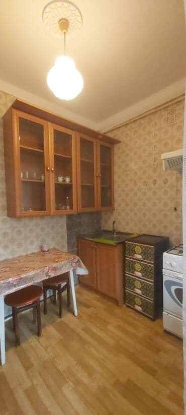 məhəmmədi kirayə: Həzi Aslanov metrosunun yaxınlığında Gəncə prospektində 9 mertebeli — 26