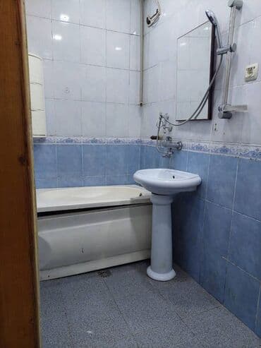 ehmedlide menziller: Əhmədli metrosuna yaxin Narqilə kafesinə yaxin 2 mertebeli binanın — 6