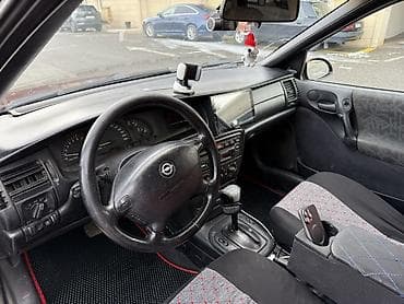 opel korsa 2000: Opel Vectra: 1.6 l | 1997 il 358090 km Sedan — 10