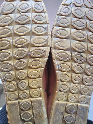 Təmiz dəri ayaggabi 1 sezon geyinilib səligəli galib. Almaniyadan — 5