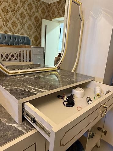 mdf panel: Klassik üslubda yataq otağı mebel dəsti - Rəng: krem-ağ, qızılı naxış — 5