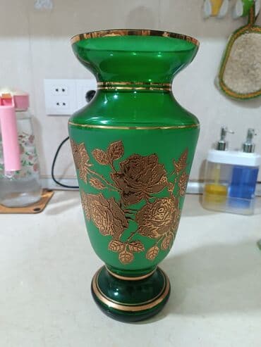 xrustal guldan: Bir vaza, Bogem şüşəsi — 3