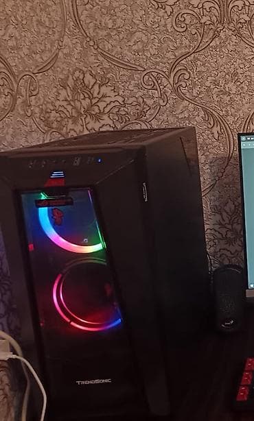 Masaüstü kompüterlər və iş stansiyaları: RGB işıqlanmaya malik stolüstü oyun kompüteri (Trendsonic korpus) — 2
