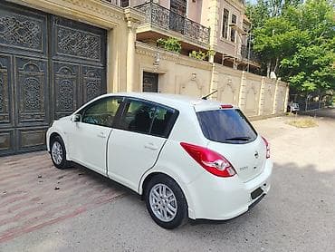 Nissan Tiida hatchback – şəhər üçün ideal, praktik və komfortlu — 1