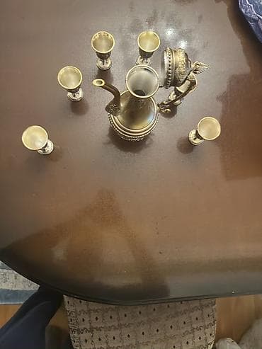 Şərq üslubunda dekorativ içki dəsti - Tərkibi: 1 ədəd qapaqlı