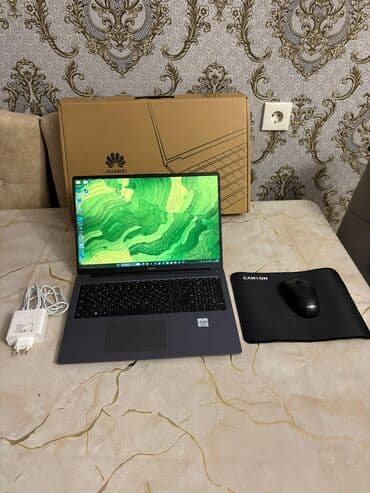 Masaüstü kompüterlər və iş stansiyaları: Intel Core i5, 16 GB, 15.6 " — 2