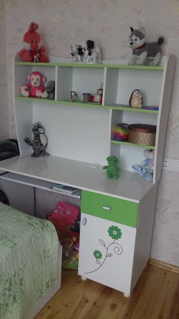 əsgər qız şəkilləri: Qız üçün, İşlənmiş, Təknəfərlik çarpayı, Termo, Tumba, Yazı masası — 4