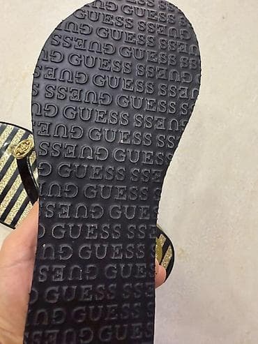 Домашние тапочки: GUESS qadın şlapesi

 Yeni 36 — 2