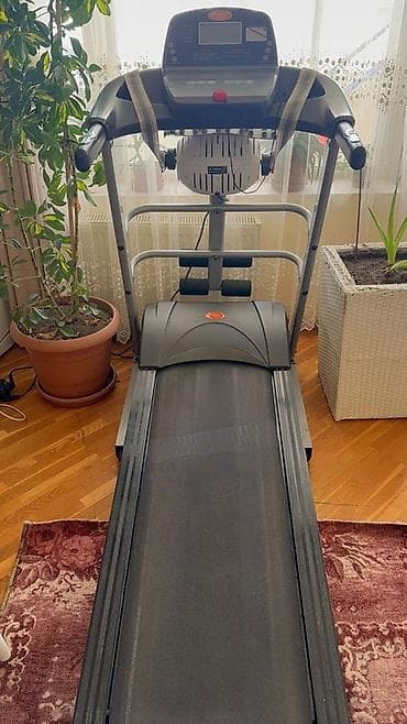 qaci: Elektrikli qaçış trenajoru - Geniş qaçış səthi ilə evdə kardio — 1