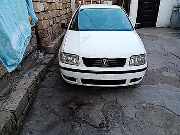 Volkswagen Polo: 1.4 l | 2001 il Sedan — 1