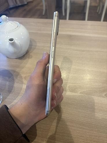 xiaomi mi a2 lite islenmis: Xiaomi Mi A2, 64 GB — 3