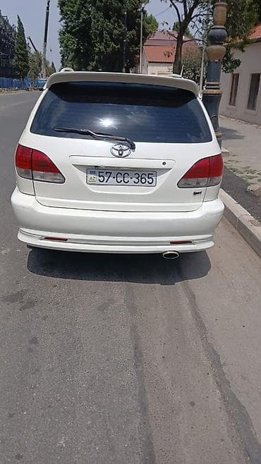 Toyota Harrier: 0.3 l | 2000 il Krossover