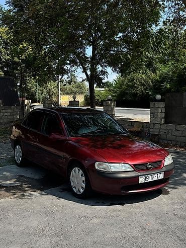 Opel Vectra: 0.8 l | 1998 il 260 km Sedan