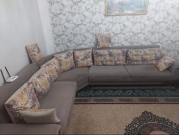 Yeni, Künc divan, Divan