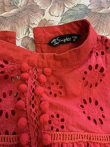 stay mate: Brend: Simplee Ölçü: S Qırmızı rəngdə, qolsuz, boğazı qapalı (stend — 2