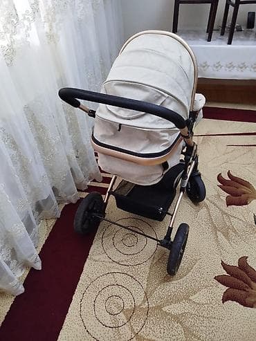 1 yaş: Çıxarıla bilən beşikli araba, Yaş: <1 ay — 2