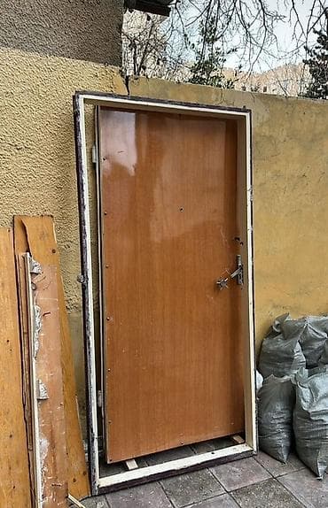 şuşəli qapı: Giris qapisi 2/1m 150azn Xalqlar 2733 leli Məhsul: Giriş qapısı — 1