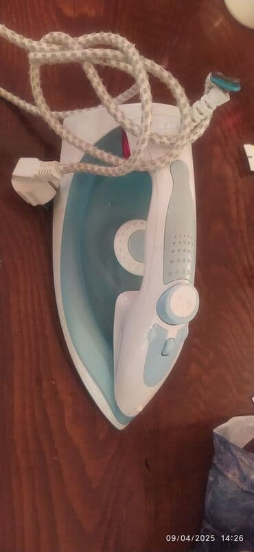 adore utu feni: Scarlett, Ünvandan götürmə — 1